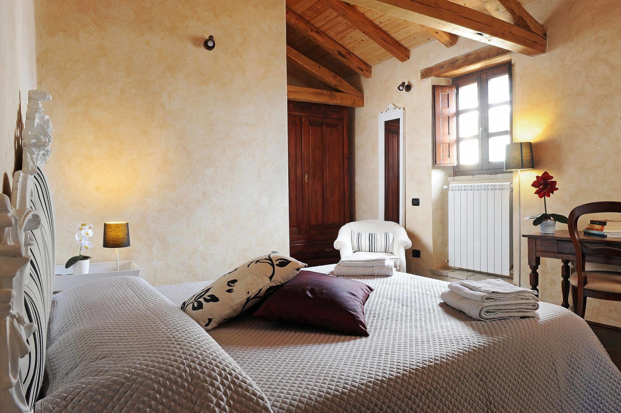 Antica Locanda Lunetta Mandas Bagian luar foto