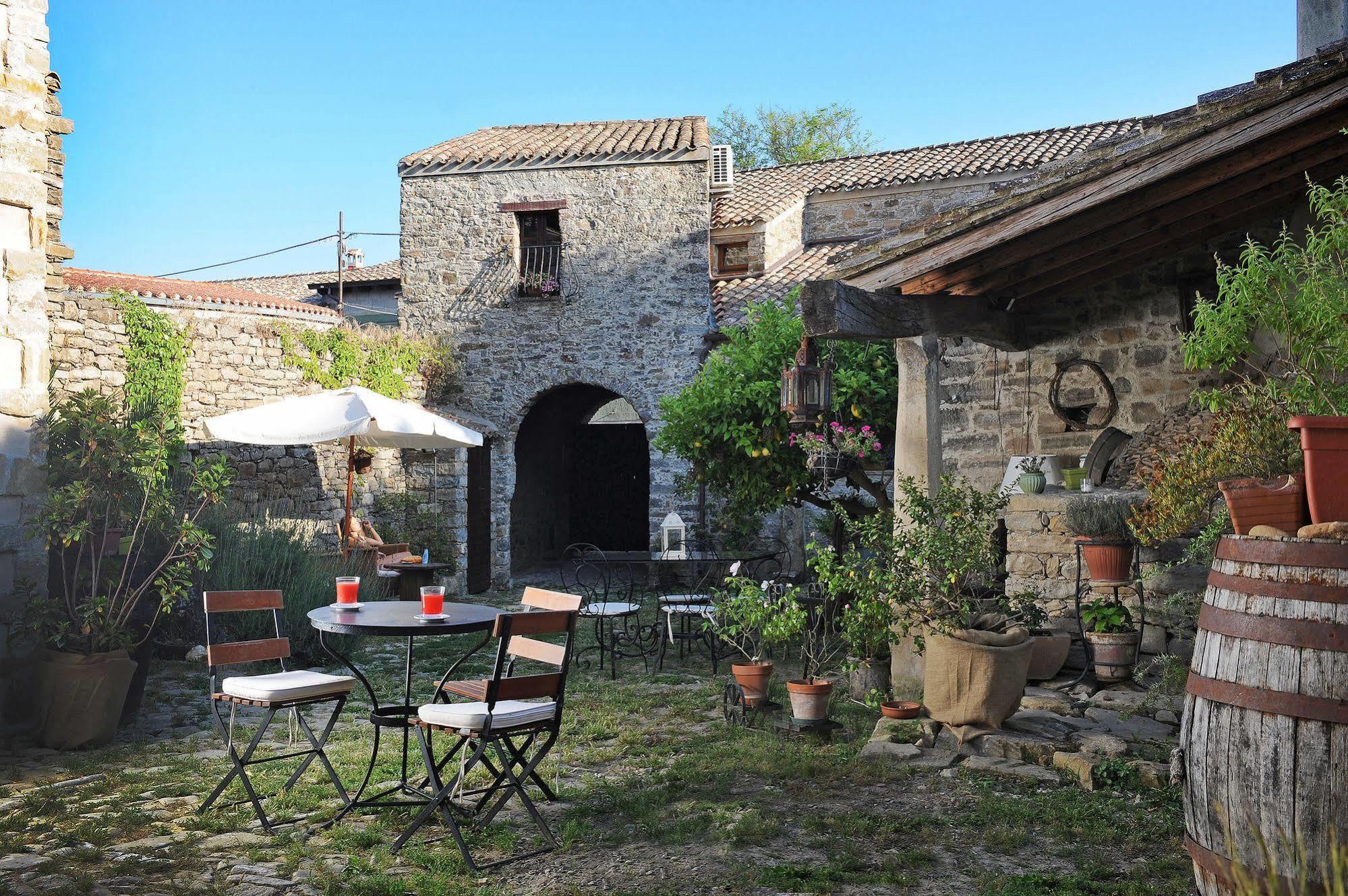Antica Locanda Lunetta Mandas Bagian luar foto