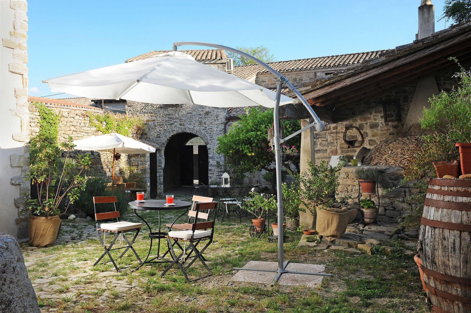 Antica Locanda Lunetta Mandas Bagian luar foto