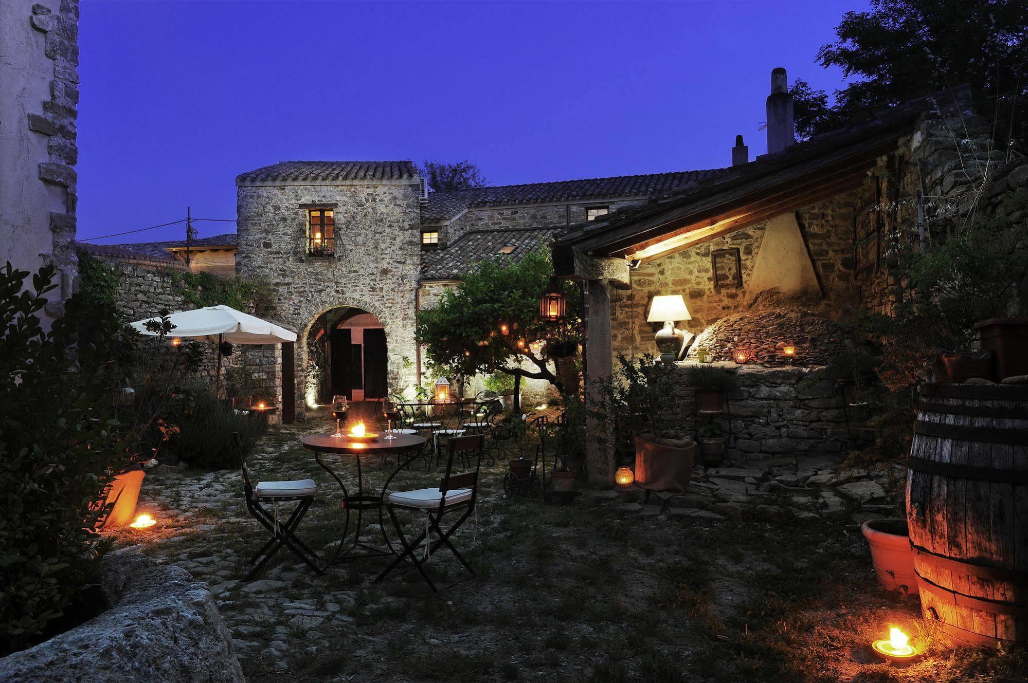 Antica Locanda Lunetta Mandas Bagian luar foto