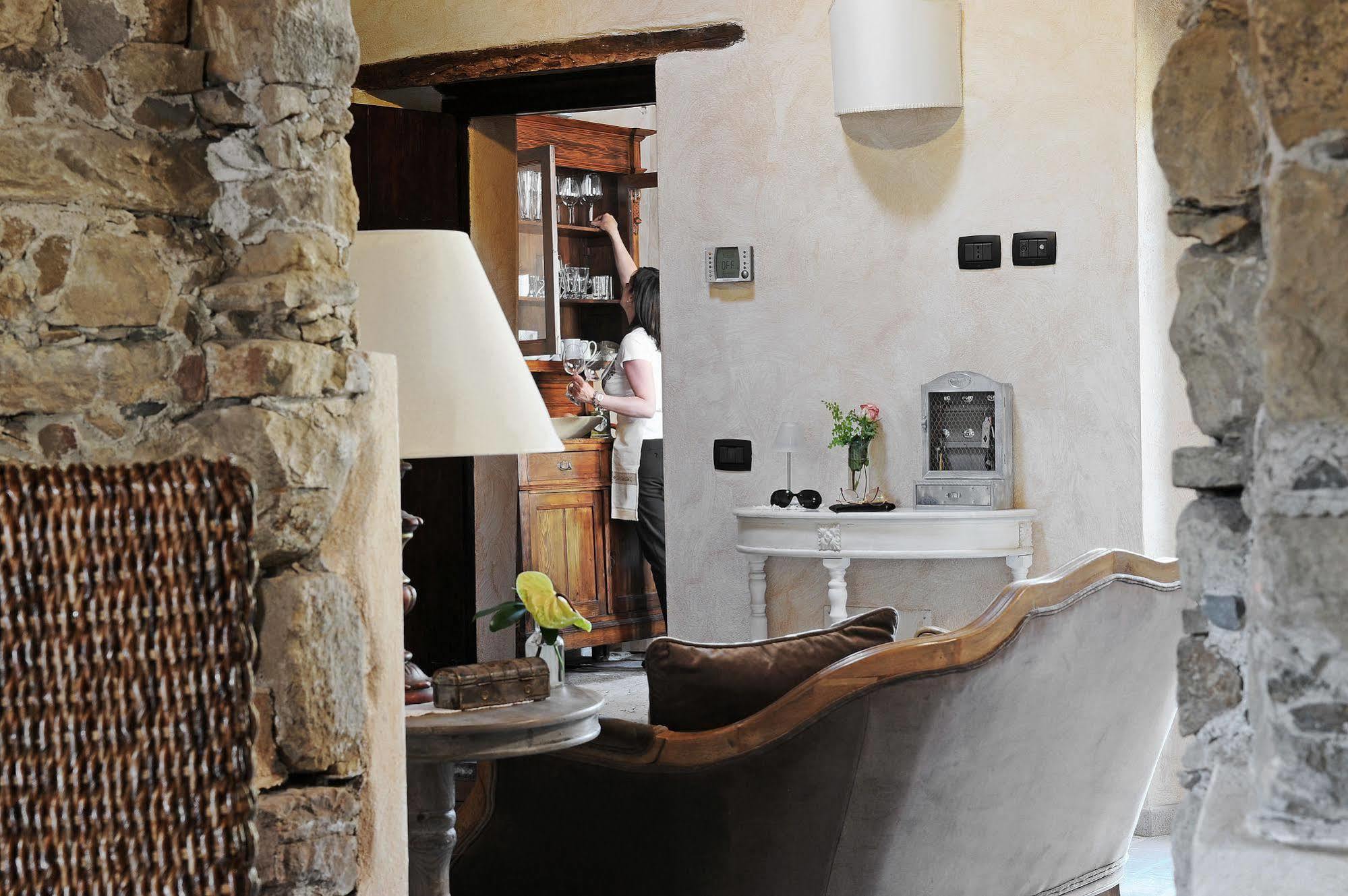 Antica Locanda Lunetta Mandas Bagian luar foto